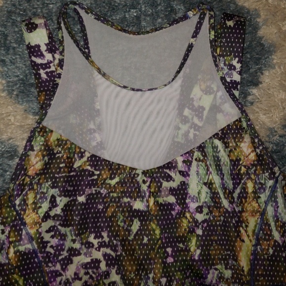 LULULEMON PATTERNED TOP SIZE S - Picture 1 of 4